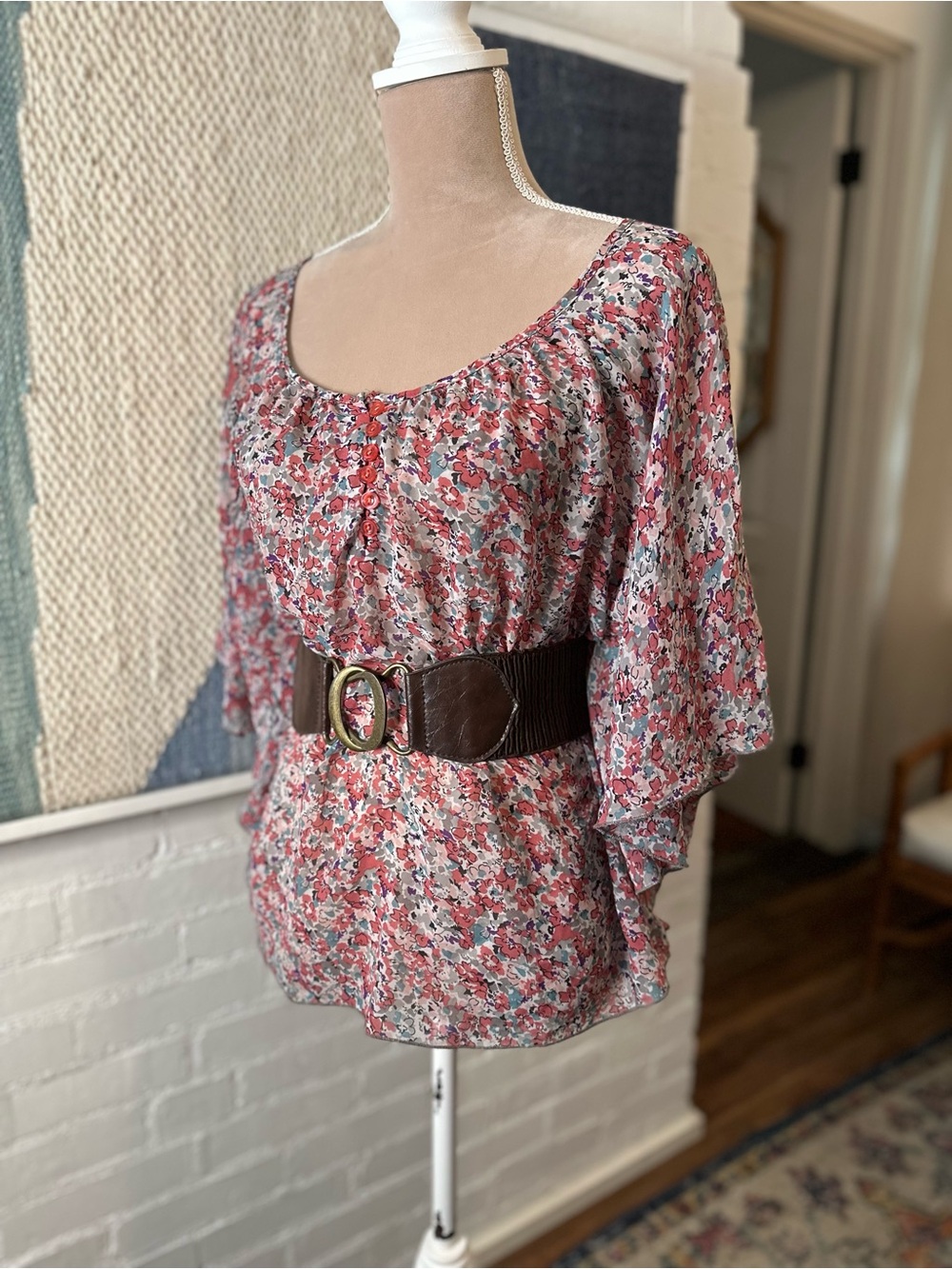 Wet Seal Pink and Blue Micro Floral Print Flowy Blouse - Picture 5 of 11